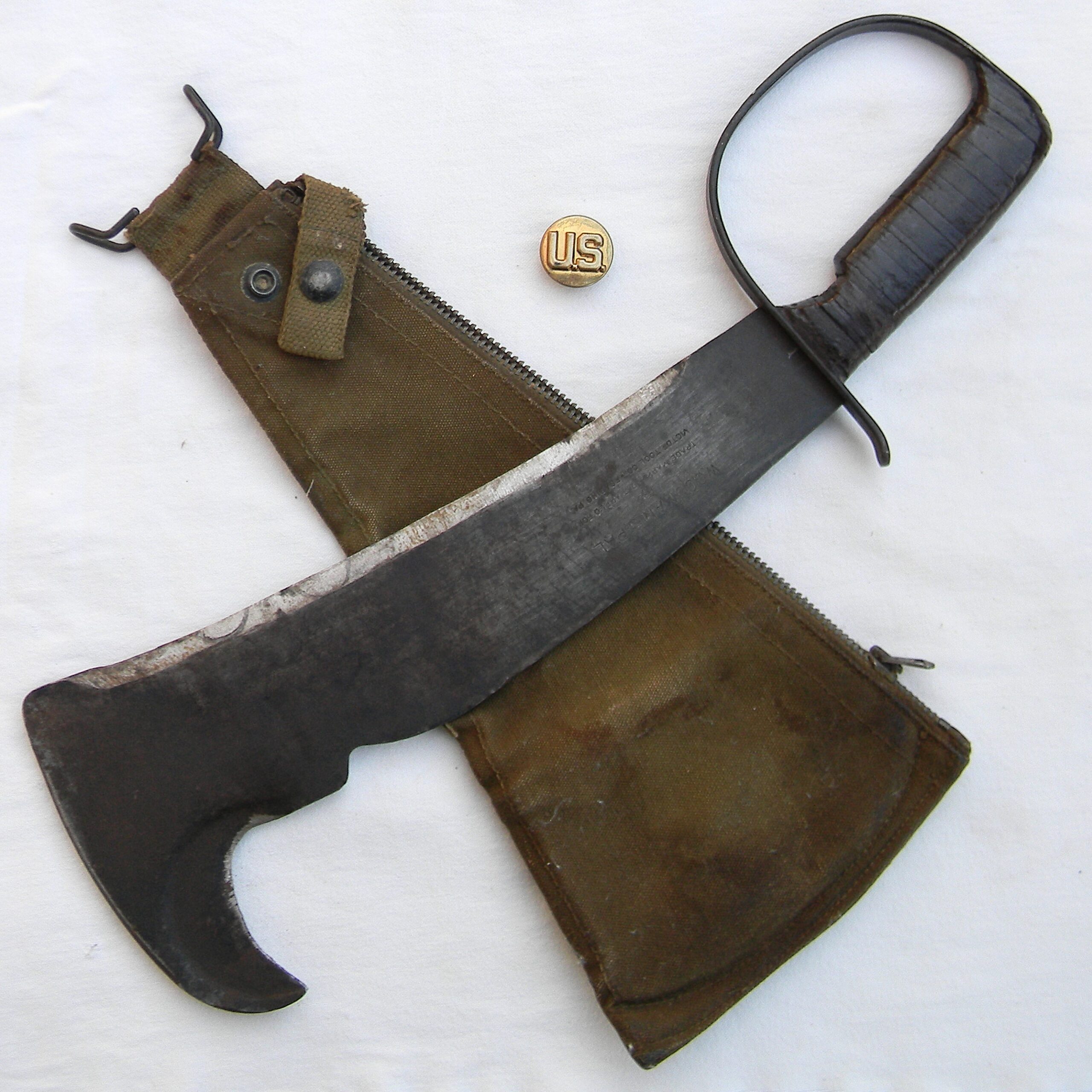 US WW2 era "Woodmans Pal" mod LC-14-B Survival Machete made by Victor Tool. Rare complete set with orig scabbard, manuals & honing stone - Image 5