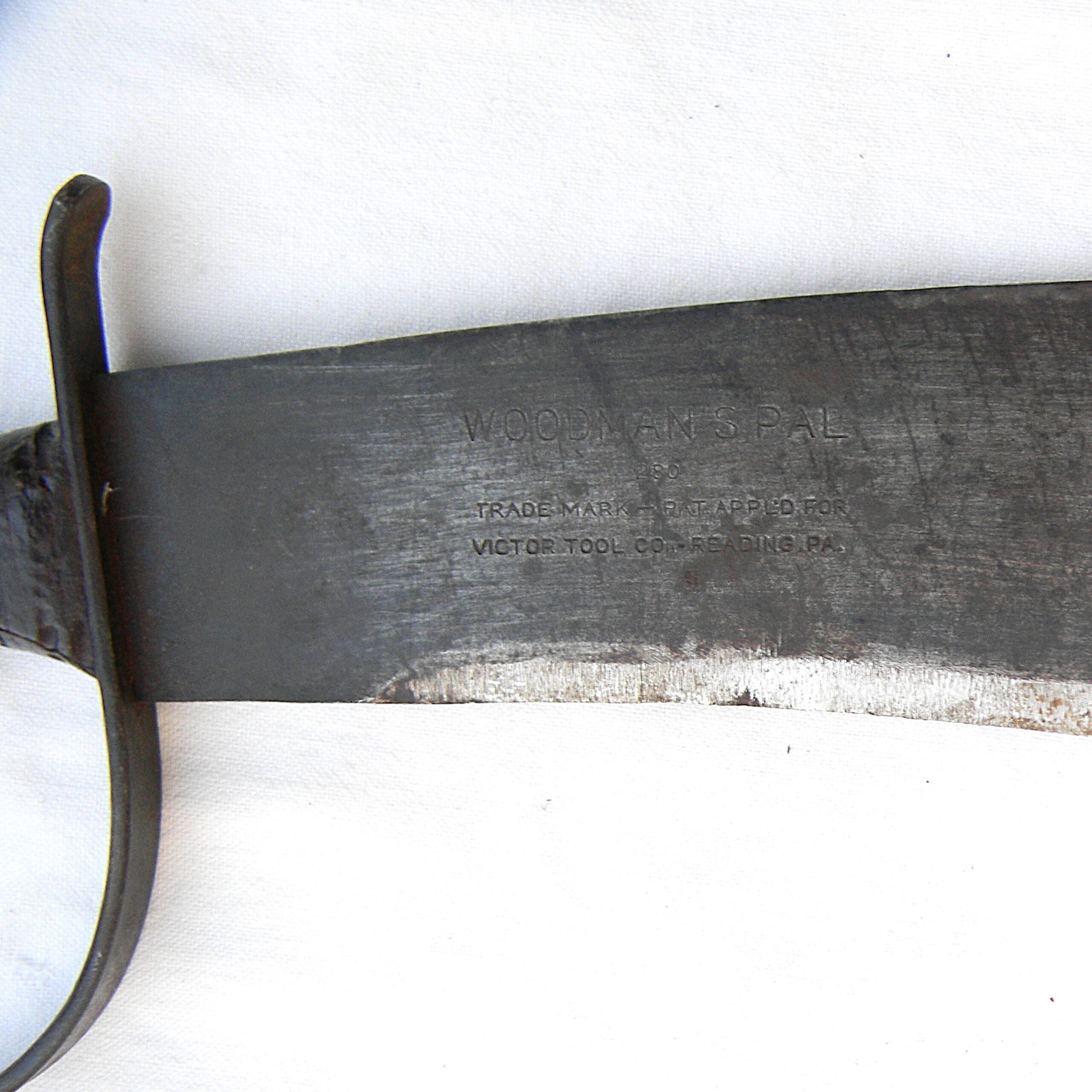 US WW2 era "Woodmans Pal" mod LC-14-B Survival Machete made by Victor Tool. Rare complete set with orig scabbard, manuals & honing stone - Image 8