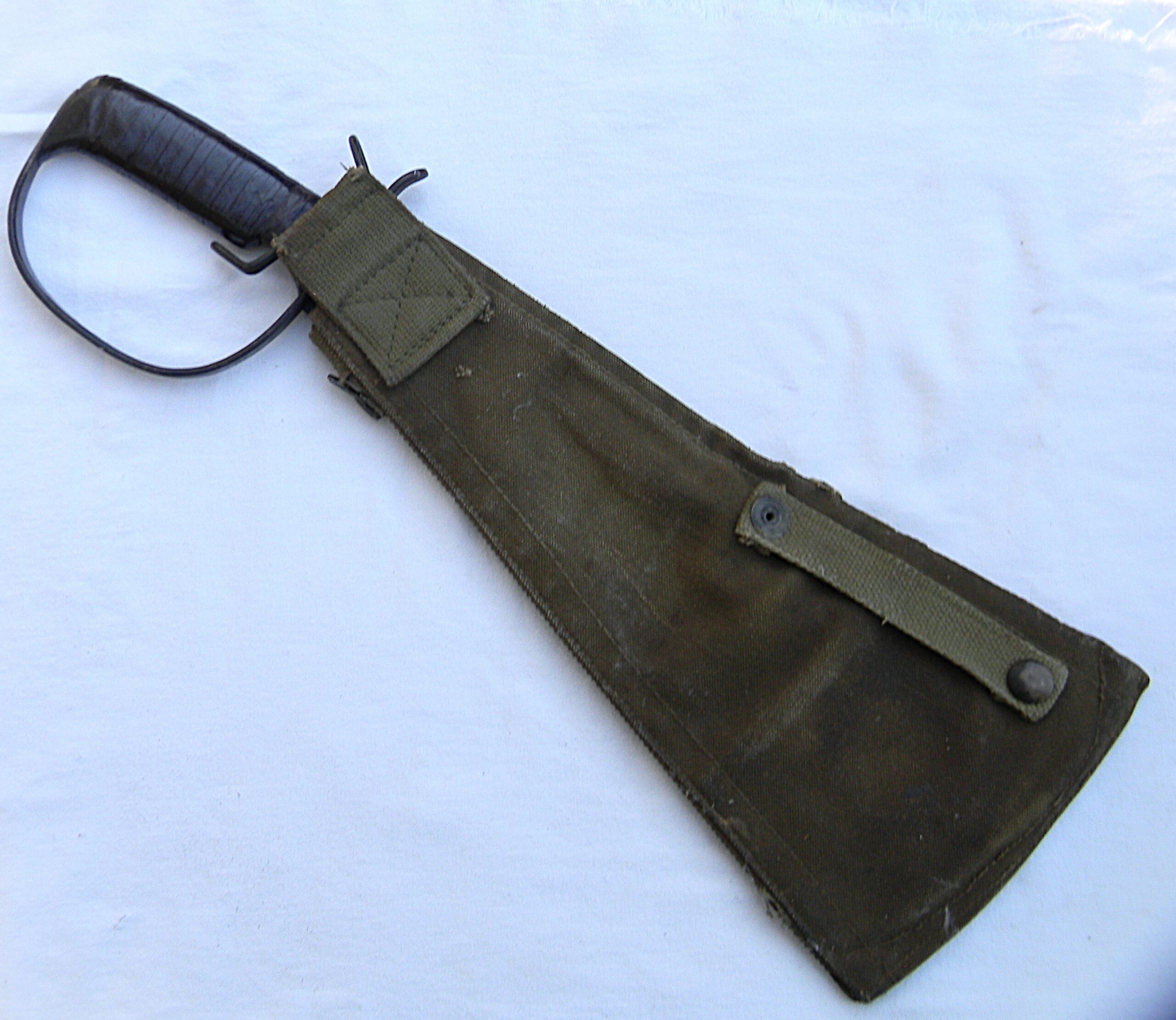 US WW2 era "Woodmans Pal" mod LC-14-B Survival Machete made by Victor Tool. Rare complete set with orig scabbard, manuals & honing stone - Image 3