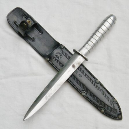 WW2 era USMC dagger with Fairbairn-Sykes blade