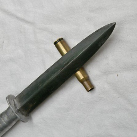 WW2 era USMC dagger with Fairbairn-Sykes blade