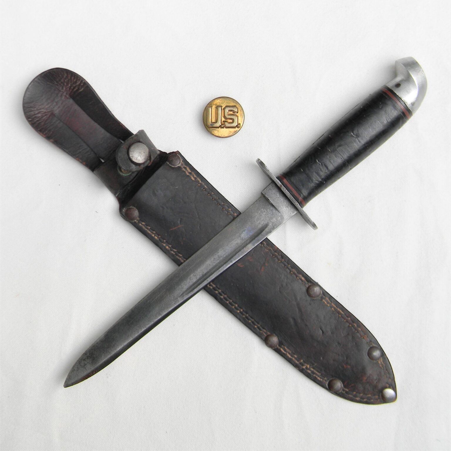 WW2 Western L77 Commando fighting knife, orig scabbard; rare