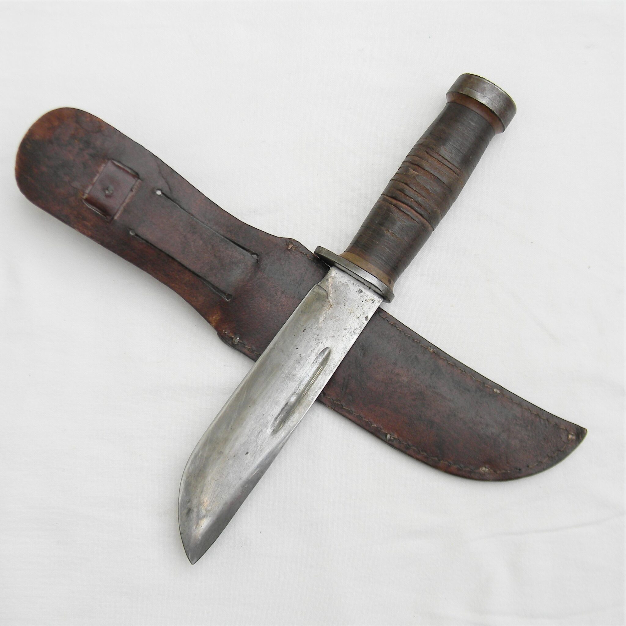 WW2 Cattaraugus 225Q Quartermaster Knife, original leather scabbard