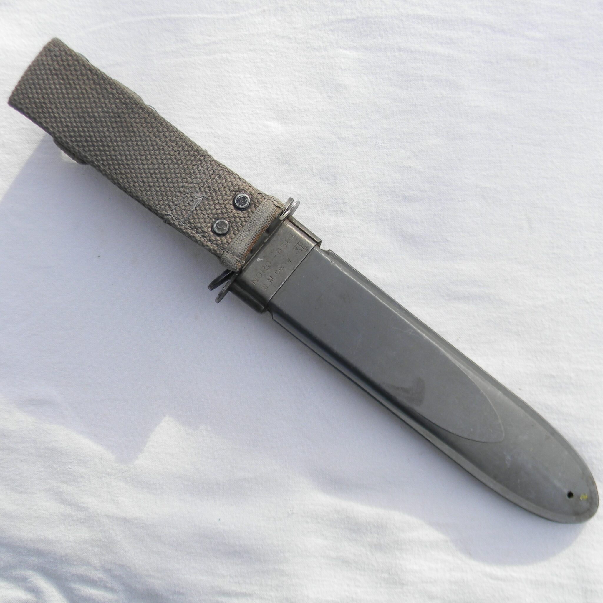 WW2 RCC MK2 fighting knife, 1944 NORD composition scabbard