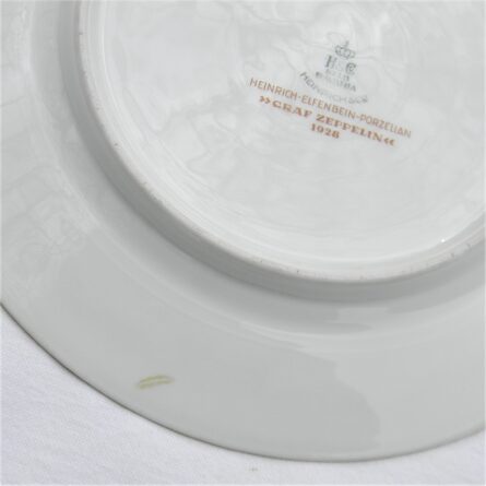 Rare original 1928 GRAF ZEPPELIN airship gold-trimmed 8-inch porcelain dinner plate made by Heinrich & Co in Bavaria, Germany, "large LZ logo" type - Image 7