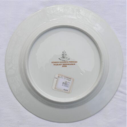 Rare original 1928 GRAF ZEPPELIN airship gold-trimmed 8-inch porcelain dinner plate made by Heinrich & Co in Bavaria, Germany, "small LZ logo" type; EXCELLENT - Image 5