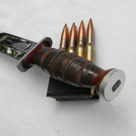 WW2 era KA-BAR "Polished Commando" American fighting knife – scarce type, original leather scabbard - Image 10