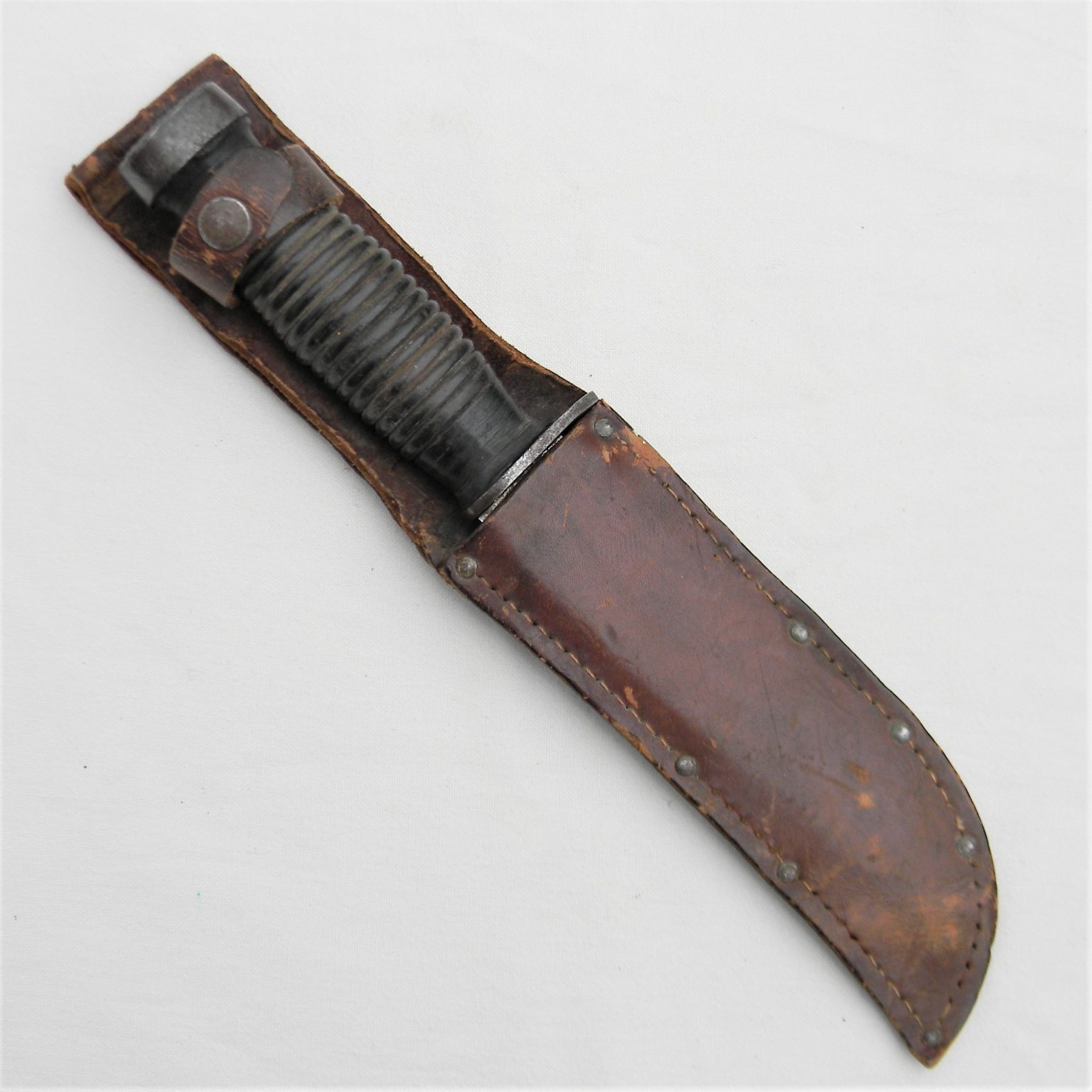 WW2 CASE 3376Q Quartermaster Knife, original leather scabbard