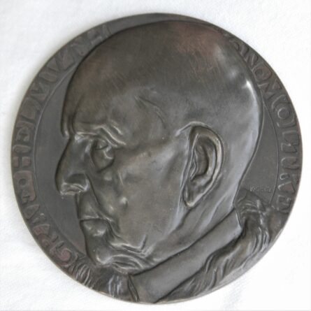 Karl Goetz 1910 Count Helmuth Von Moltke bronze medal