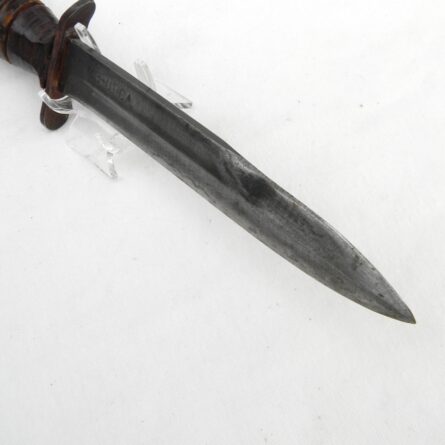 USA WW2 Utica scarce blade-marked M3 fighting knife, original M8 scabbard signed NIELSEN - Image 10