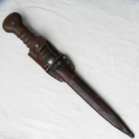 WW1-WW2 Dutch M1915 Stormdolk fighting dagger