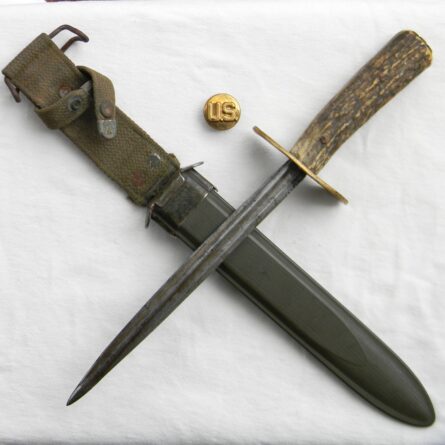 WW2 theater fighting dagger