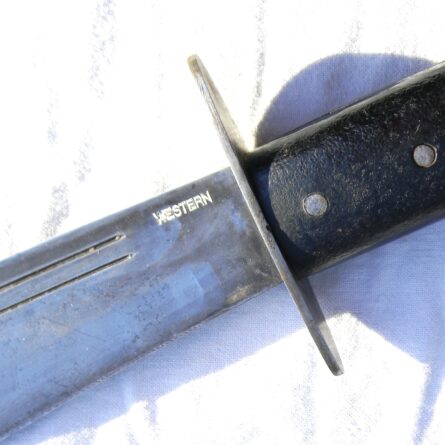 WW2 era Western Cutlery V44 Pilot Survival/Fighting Knife, original leather scabbard; RARE - Image 12