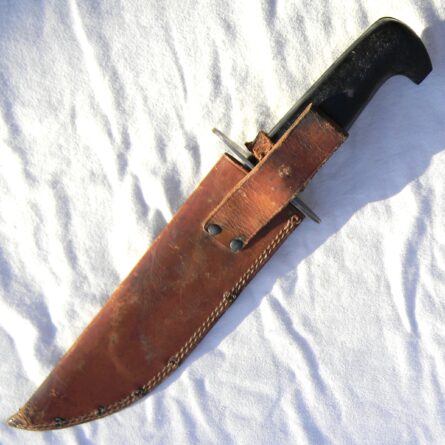 WW2 era Western Cutlery V44 Pilot Survival/Fighting Knife, original leather scabbard; RARE - Image 5