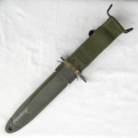 Vietnam War era US M7 bayonet made by Bauer Ord Company (BOC), original M8A1 PWH scabbard - Image 4