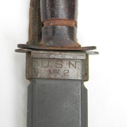 WW2/Korean War era Ka-Bar USN MK2 fighting knife, guard-marked type, SIGNED original NORD scabbard; rare unused - Image 4