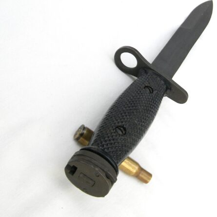 Vietnam War era Conetta M4 bayonet, 1966-1969 production; scarce original The Working Blind (TWB) M8A1 scabbard; unused - Image 13