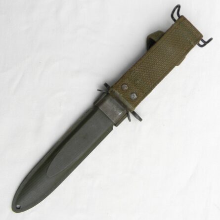 WW2 US CASE M4 bayonet for M1 carabine, Korean War era rubber handle, original M8A1 scabbard; rare type - Image 15