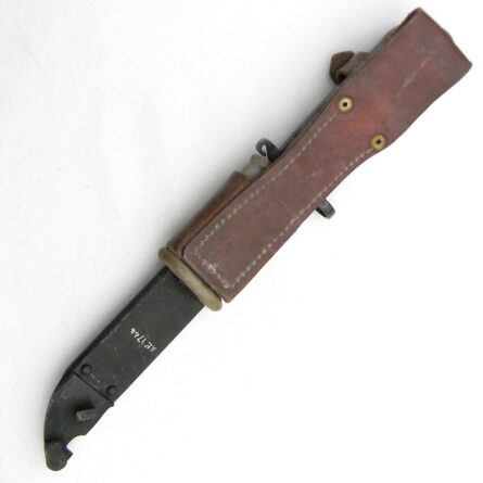 Romania Cold War era AK-47 Type 1 bayonet; matching serials "wire cutter" scabbard, leather frog; UNUSED - Image 13