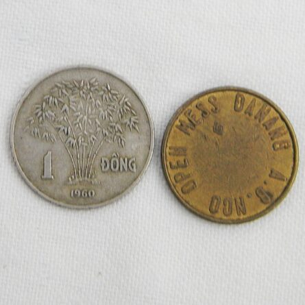 Original Vietnam War era DANANG US airbase NCO mess token "jet craft" type and 1960 1 Dong coin; scarce - Image 6