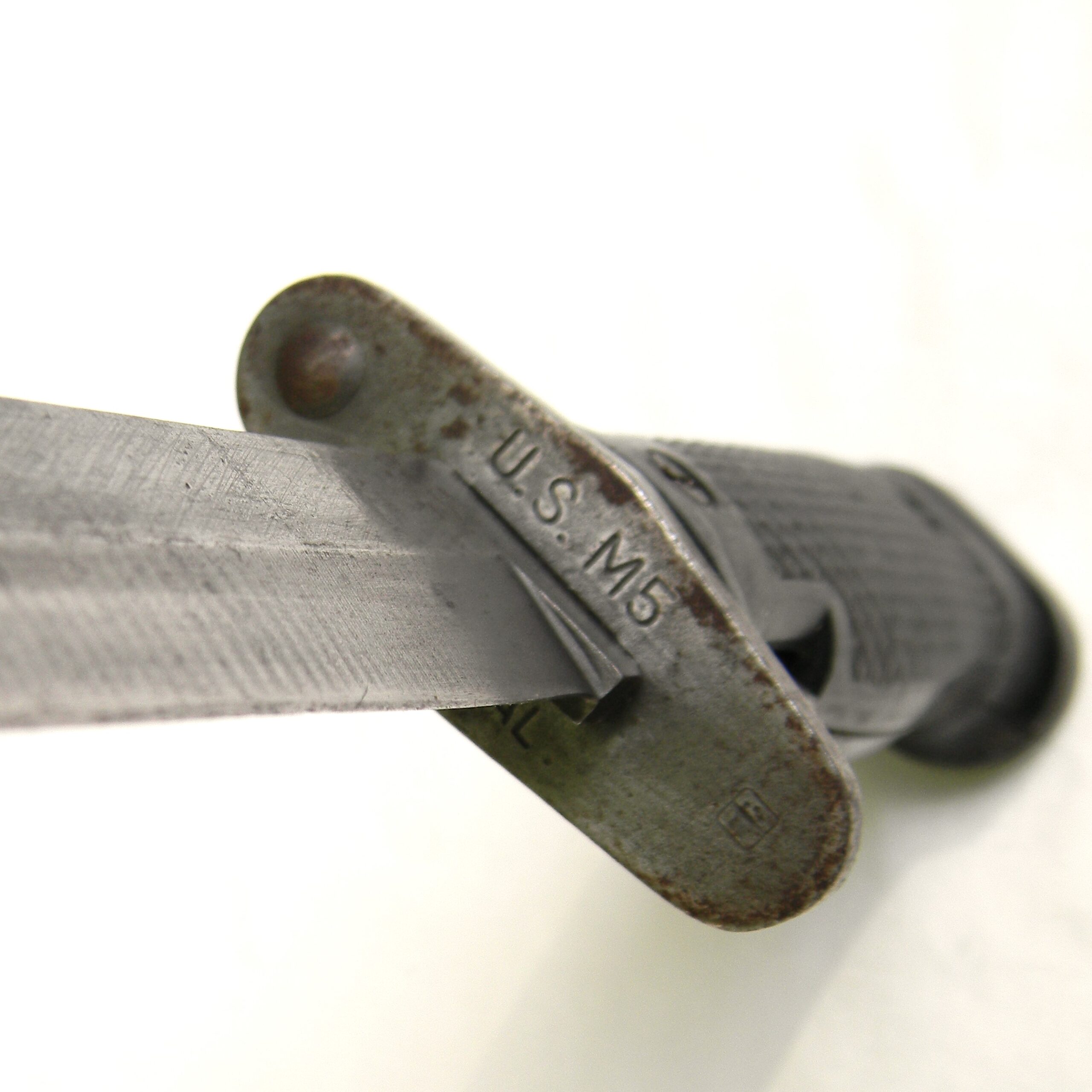 Korean War era Imperial Cutlery DAS-marked M5 bayonet for M1 Garand, WW2 era M8 scabbard - Image 7