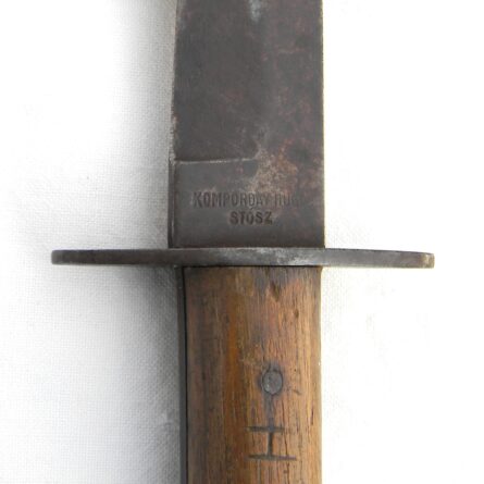 Austro-Hungarian Empire WW1 era M1917 Sturmmesser fighting knife made by Komporday Hugo Stósz, Hungary, original scabbard & belt hanger; rare - Image 8