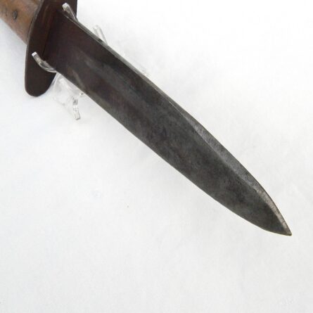 Austro-Hungarian Empire WW1 era M1917 Sturmmesser fighting knife made by Komporday Hugo Stósz, Hungary, original scabbard & belt hanger; rare - Image 12