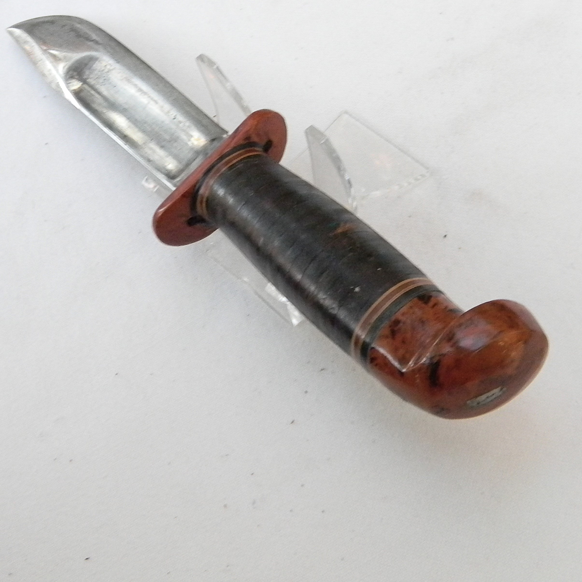 WW2 era Western Cutlery "Baby Shark" USAF Pilot Knife, scarce Bakelite fittings type, “theater-made” scabbard - Image 7