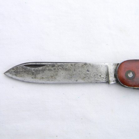 GERMANY WW2 era soldier's multi-tool pocket knife (Soldatenmesser), red Bakelite handle, original sheath; scarce - Image 6