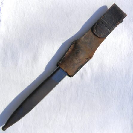 GERMANY pre-WW2 manufacture K98 bayonet made by Jetter & Scheerer, Tuttlingen (J. Sch.) dated 1937; original scabbard, leather frog; wood grips; rare maker - Image 3