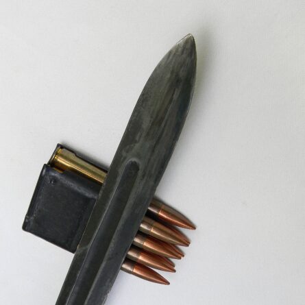 USA WW2 rare Oneida Ltd (OL) uncut 16-in blade M1905 bayonet dated 1942, orig scabbard signed FJ MARTIN - Image 13
