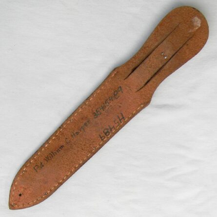 USA WW2 era Case XX "Pig Sticker" fighting knife, jigged bone handle, original scabbard signed Pvt William C Harper; RARE - Image 3