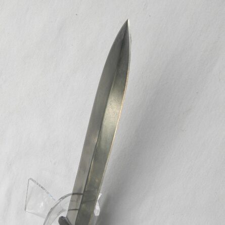 USA WW2 era Case XX "Pig Sticker" fighting knife, jigged bone handle, original scabbard signed Pvt William C Harper; RARE - Image 8