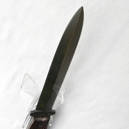 USA WW2 era Case XX "Pig Sticker" fighting knife, jigged bone handle, original scabbard signed Pvt William C Harper; RARE - Image 9