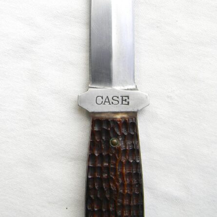 USA WW2 era Case XX "Pig Sticker" fighting knife, jigged bone handle, original scabbard signed Pvt William C Harper; RARE - Image 12