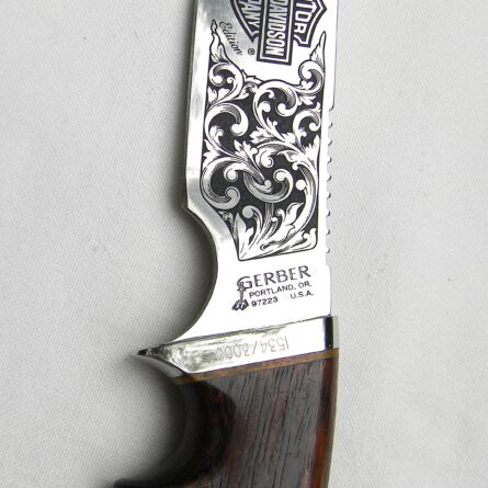 Gerber USA 1981 model 525 Harley Davidson Motorcycles hunter-skinner knife, SN 1534 of 3000; Aurum Etchings blade, orig presentation box - Image 7