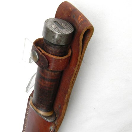 USA WW2 era Cattaraugus Quartermaster Knife model 225Q fighting knife, original scabbard; rare UNUSED - Image 3