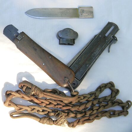 Germany WW2 original late-war takedown SMF Model 2 Luftwaffe/paratrooper "gravity knife" (Fallschirmjäger-Messer); rare transitional type - Image 6