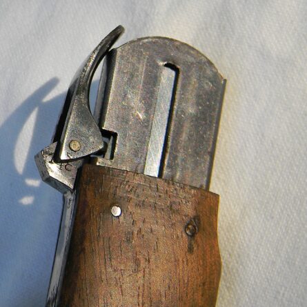 Germany WW2 original late-war takedown SMF Model 2 Luftwaffe/paratrooper "gravity knife" (Fallschirmjäger-Messer); rare transitional type - Image 13