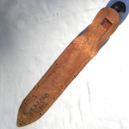 Rare American WW2 era Royal Brand Cutlery Co. fighting knife, original GI-signed leather scabbard; excellent - Image 5