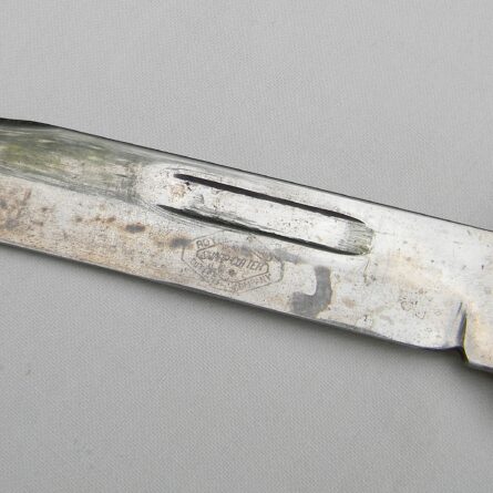 Rare American WW2 era Royal Brand Cutlery Co. fighting knife, original GI-signed leather scabbard; excellent - Image 10
