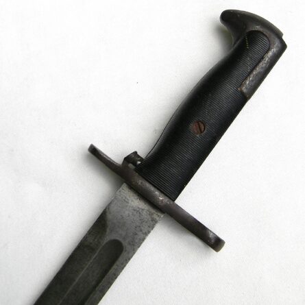 USA WW2 Utica Cutlery M1 bayonet for Garand rifle, NOT a cut-down, orig M7 composition scabbard - Image 9