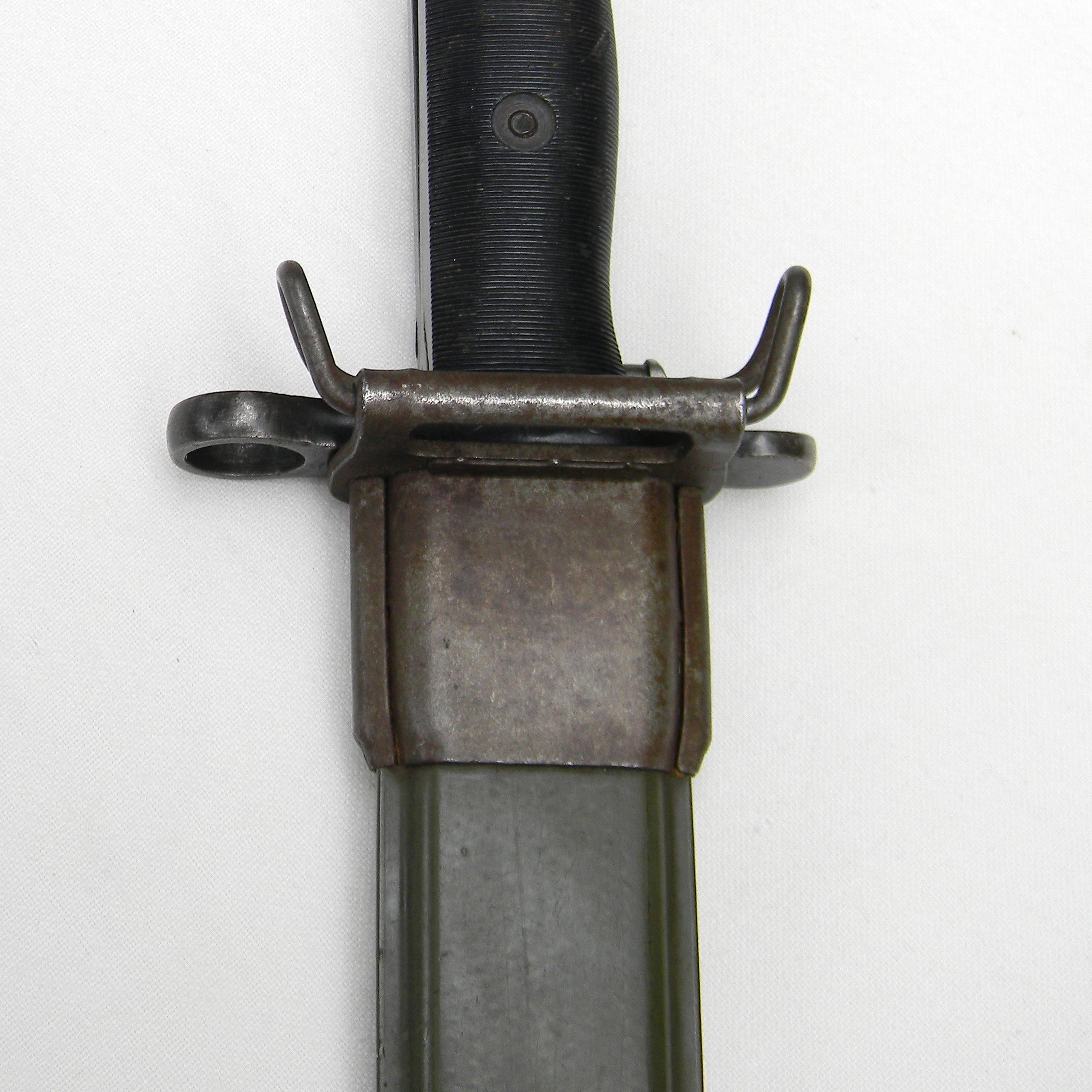 WW2 era American M1 bayonet, 1906-dated pre-WW1 manufacture RIA M1905 refurbished by AFH; original WW2 era scabbard; excellent - Image 4