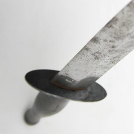 GB WW2 era Wilkinson Sword Fairbairn Sykes 2nd pattern FS fighting dagger, rare initials-etched blade type, correct scabbard; excellent condition - Image 10