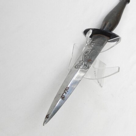 GB WW2 era Wilkinson Sword Fairbairn Sykes 2nd pattern FS fighting dagger, rare initials-etched blade type, correct scabbard; excellent condition - Image 15