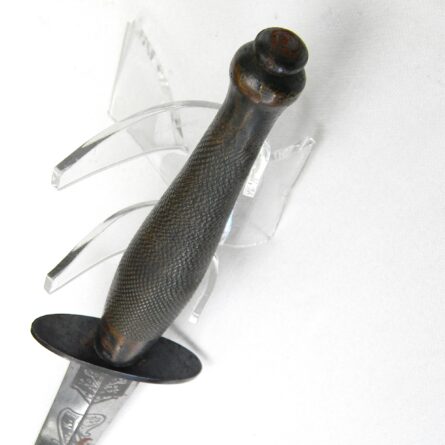GB WW2 era Wilkinson Sword Fairbairn Sykes 2nd pattern FS fighting dagger, rare initials-etched blade type, correct scabbard; excellent condition - Image 16