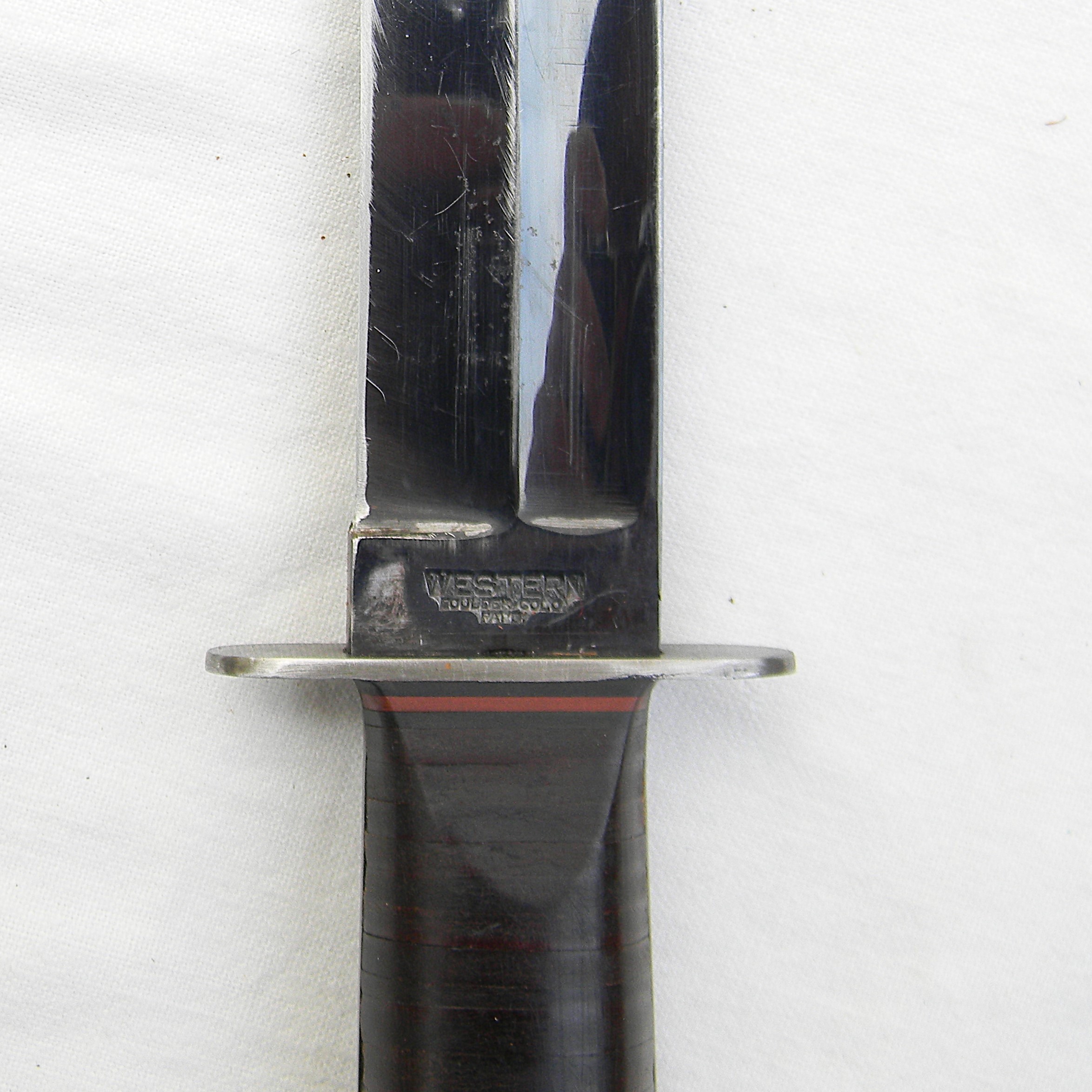 WW2 era Western Cutlery model G46-8 fighting knife, large blued 8" blade, original leather scabbard; great condition - Image 7