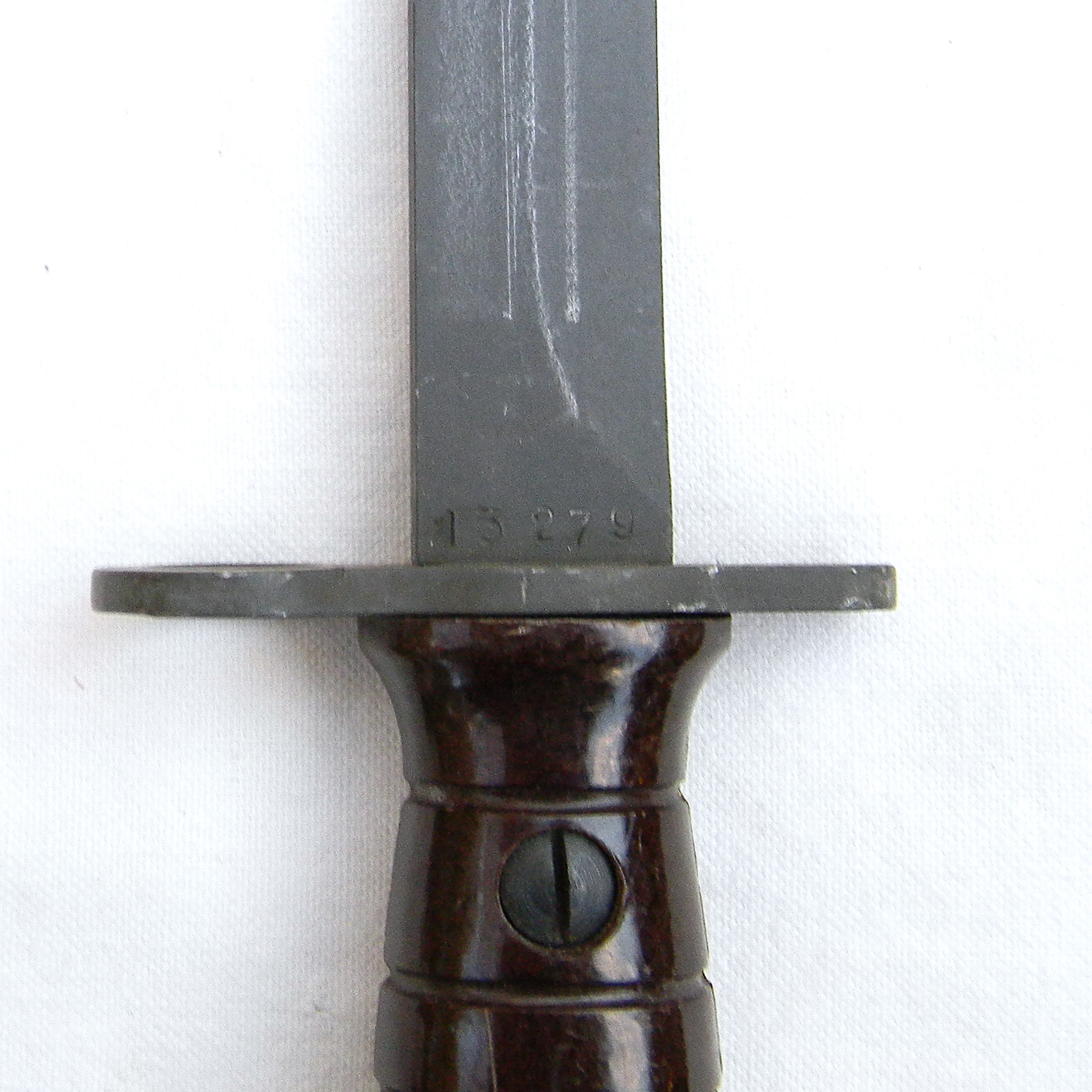 Italy, Cold War era Turin Army Arsenal (A.E.T.) 1955 M4 bayonet for M1 carbine, original scabbard; UNUSED - Image 9