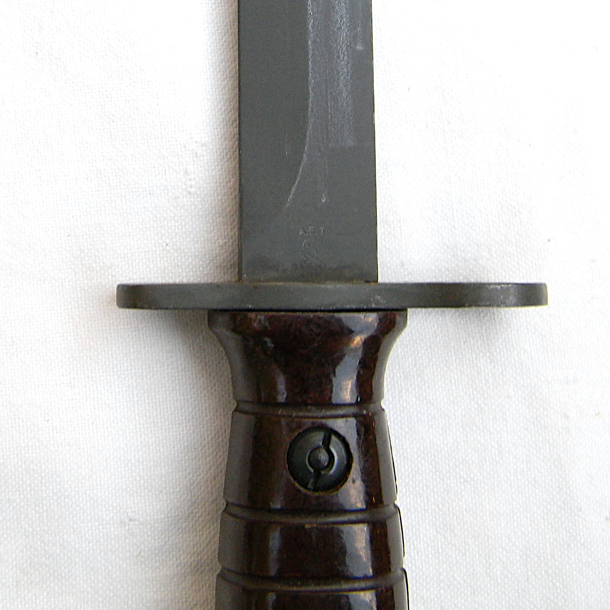 Italy, Cold War era Turin Army Arsenal (A.E.T.) 1955 M4 bayonet for M1 carbine, original scabbard; UNUSED - Image 10