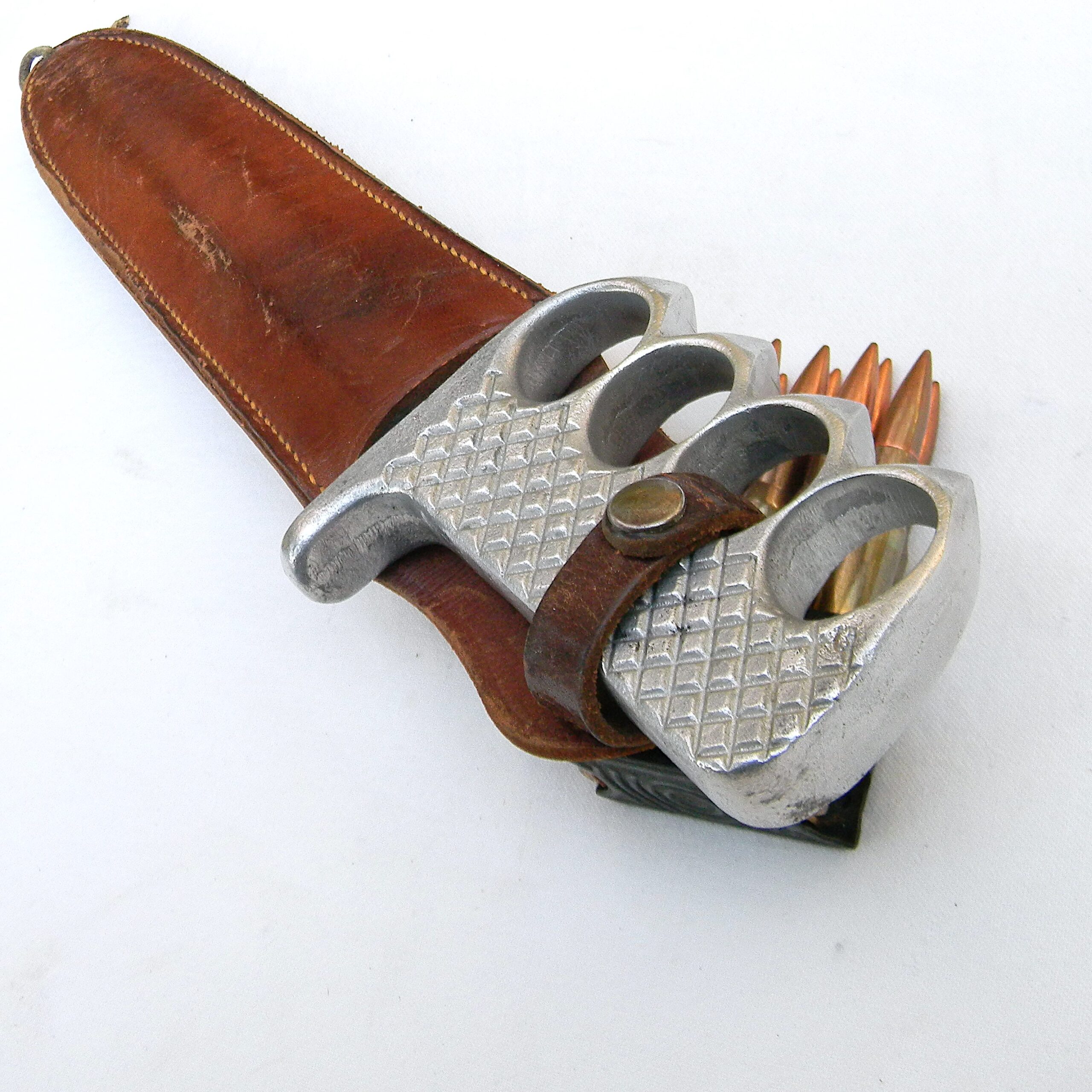 WW2 knuckle fighting knife